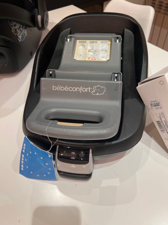 Maxi-Cosi + Base Bébé Confort + Adaptadores Bugabo