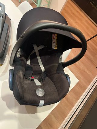 Maxi-Cosi + Base Bébé Confort + Adaptadores Bugabo