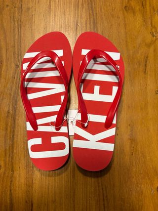 Chanclas Calvin Klein Rojas y Blancas