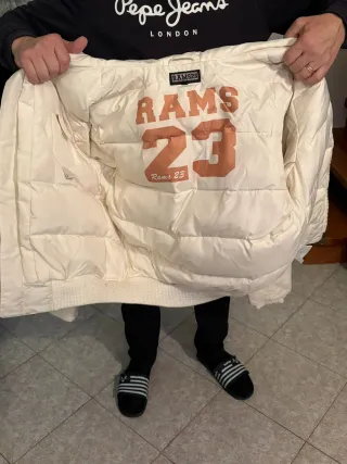 Giubbotto Rams 23Uomo Tg. M
Colore panna 