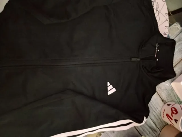 LOTE:de  3  Sudaderas Champion y Adidas.