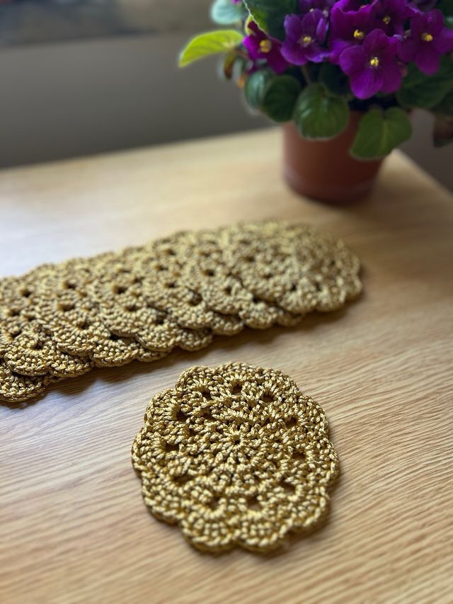 Porta-copos dourados