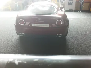 Alfa Romeo 8C Competición Burago Rojo 1/18