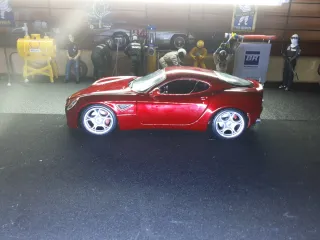 Alfa Romeo 8C Competición Burago Rojo 1/18