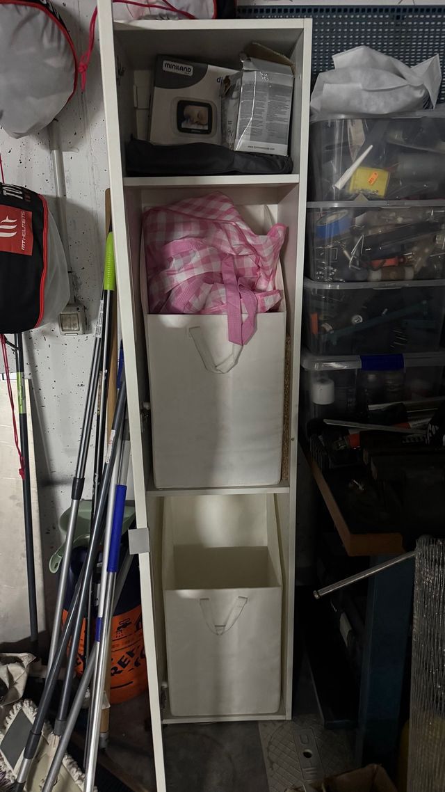 Mueble con 2 cestas y 2 baldas