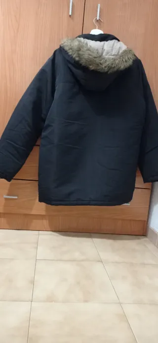 Chaqueta con capucha para hombres