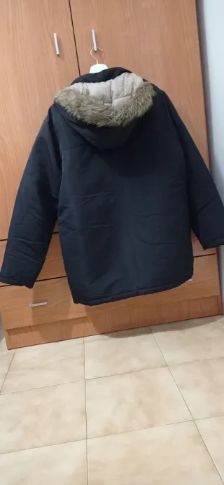 Chaqueta con capucha para hombres