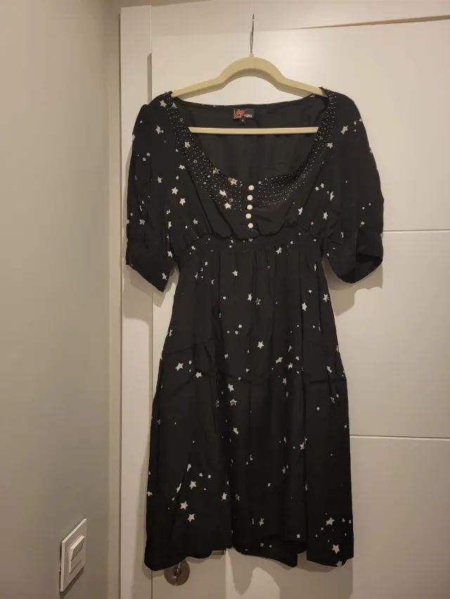 Vestido negro con estrellas