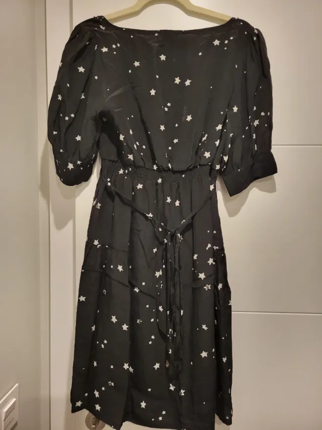 Vestido negro con estrellas