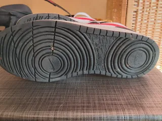 Zapatillas Nike Blancas y Rojas