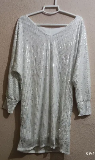 Vestido lentejuelas plateado talla M, L y XL .