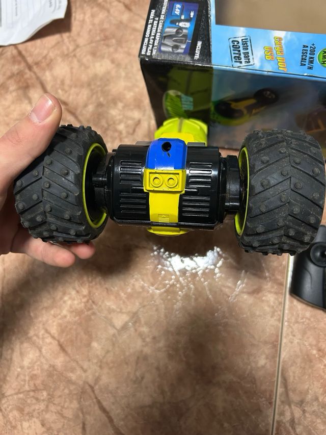 Coche teledirigido 6.4V USB