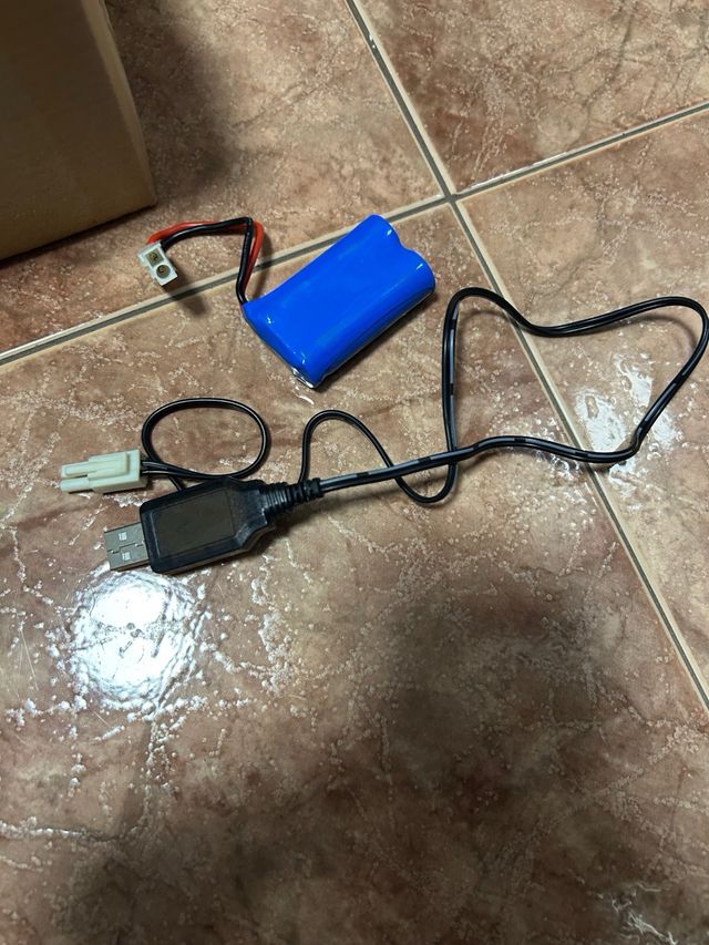 Coche teledirigido 6.4V USB