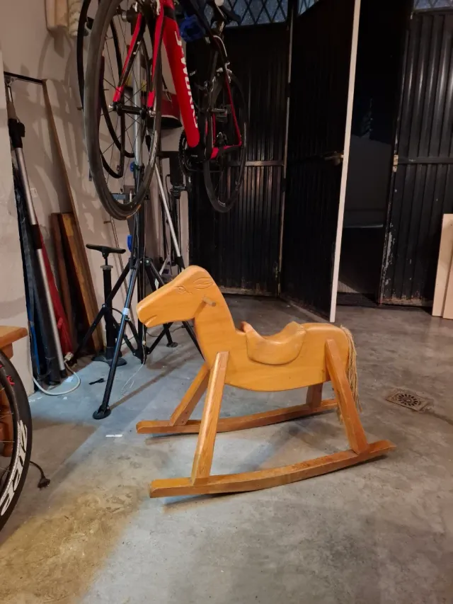 Caballo balancín madera pino tea macizo