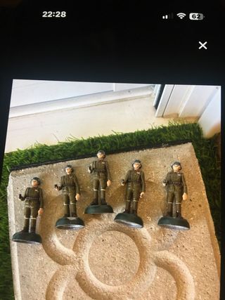 Lotta di 5 soldatini di piombo