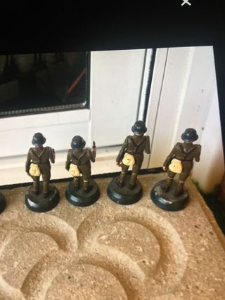 Lotta di 5 soldatini di piombo