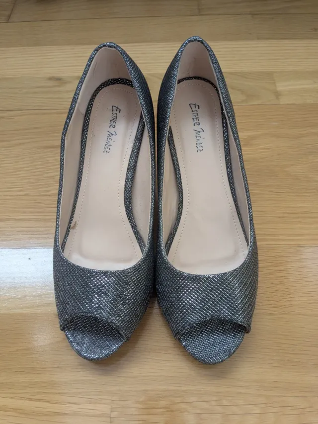 Zapatos Esther Méndez grises y plateados