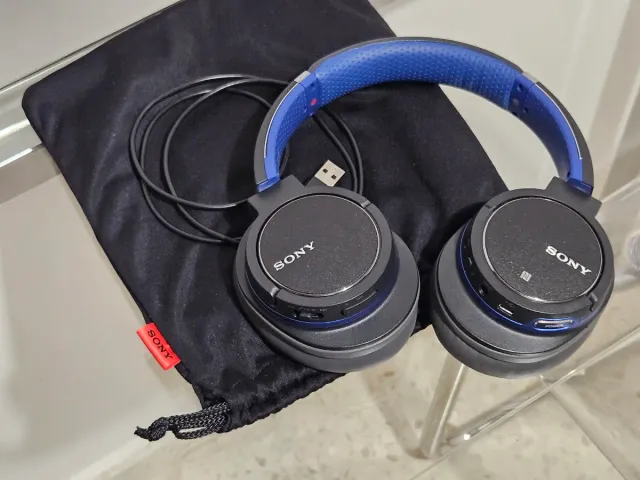 Auriculares Bluetooth Sony MDR-ZX770BN