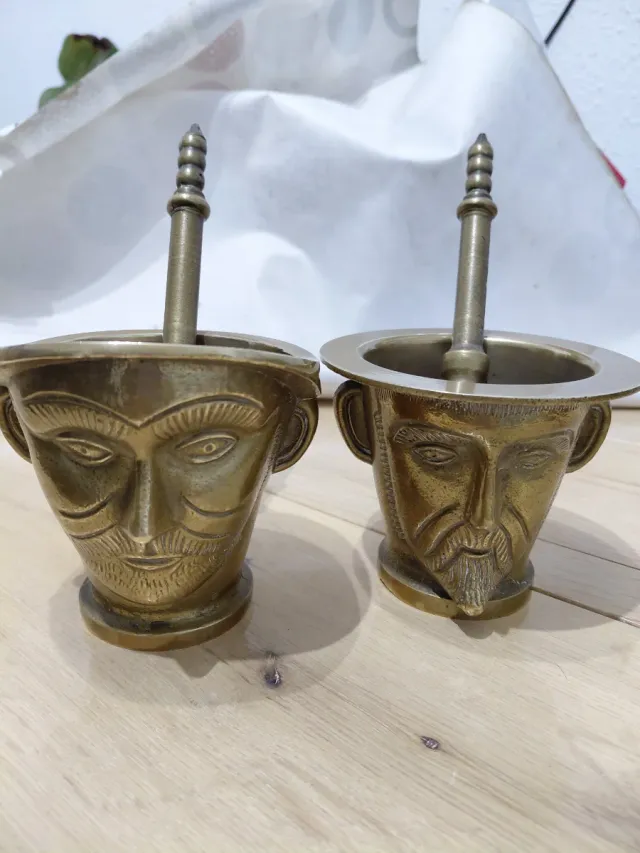 Mortacci in bronzo vintage con volti di Don Chisciotte e Sancho