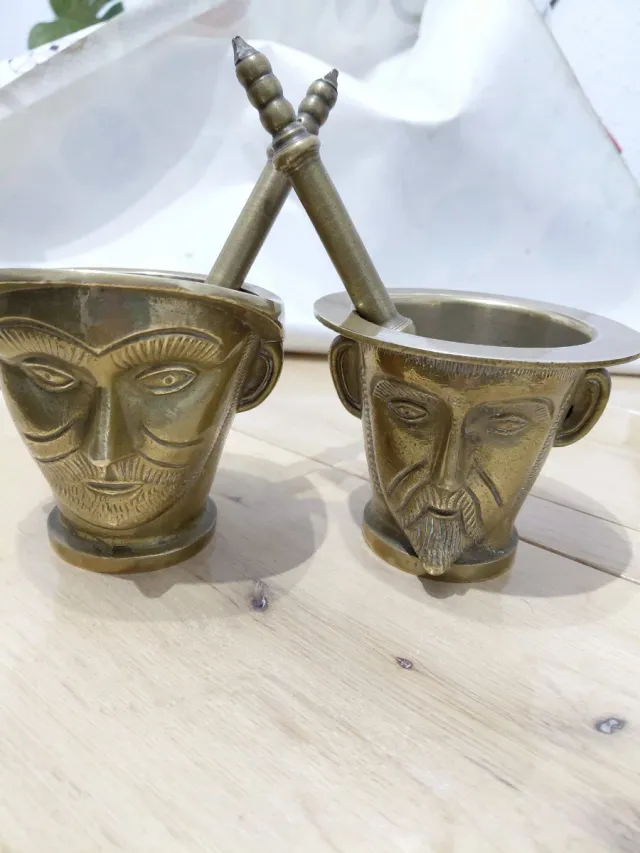 Mortacci in bronzo vintage con volti di Don Chisciotte e Sancho