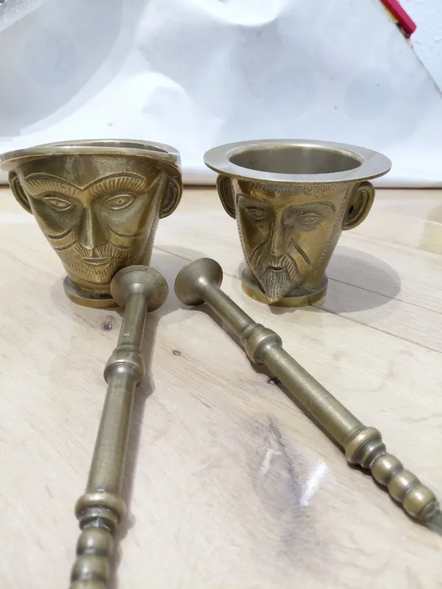 Mortacci in bronzo vintage con volti di Don Chisciotte e Sancho