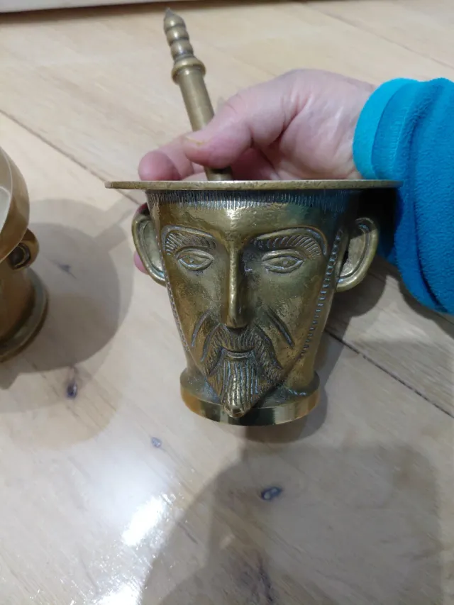 Mortacci in bronzo vintage con volti di Don Chisciotte e Sancho