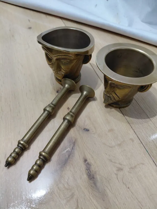 Mortacci in bronzo vintage con volti di Don Chisciotte e Sancho