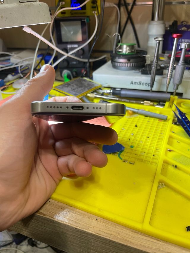 iPhone 15 Pro Silver