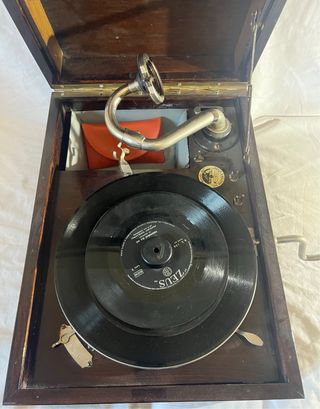 Grammofono vintage La Voce del Padrone Valigetta
