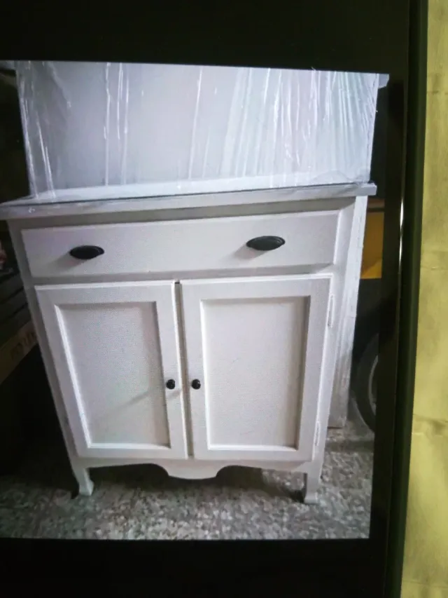 Zapatero blanco con espejo