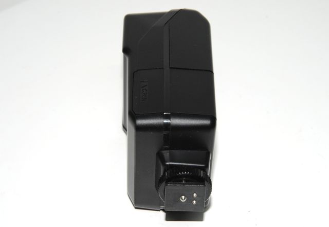 Flash Nikon SB-19 y funda. Muy buen estado