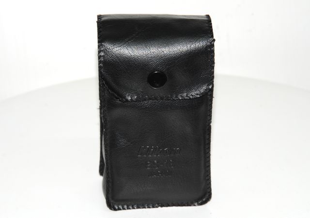 Flash Nikon SB-19 y funda. Muy buen estado