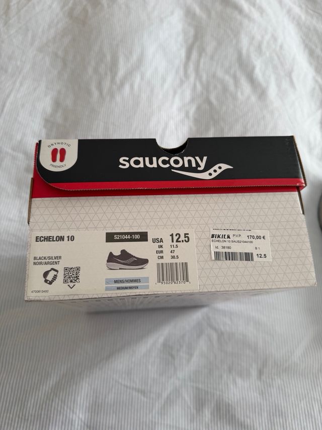 Zapatillas Saucony Negras y Blancas