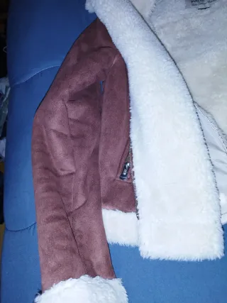 Abrigo de mujer marrón y blanco