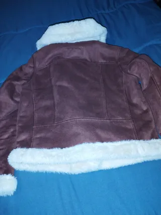 Abrigo de mujer marrón y blanco