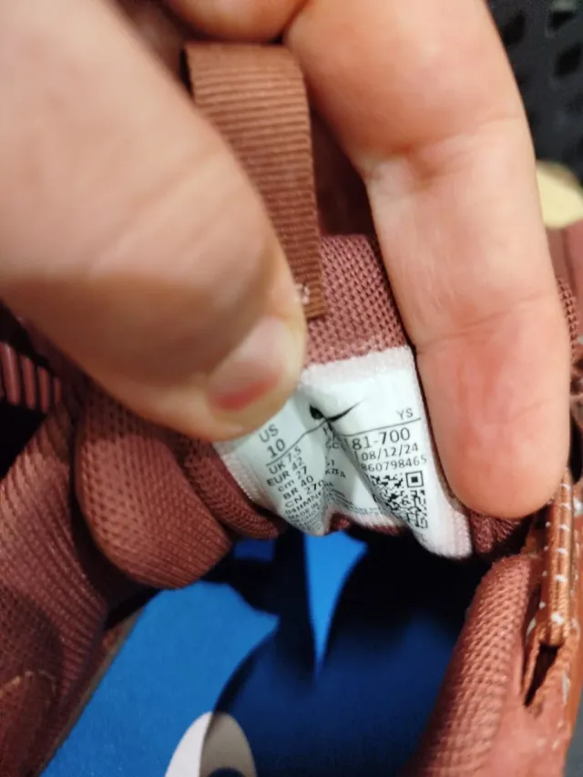 Nike Zoom Vomero Roam Rojo/Amarillo