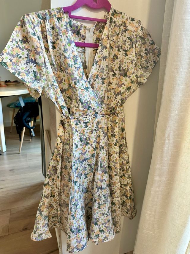 Vestido corto floral talla M