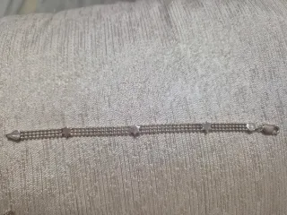Pulsera de plata con estrellas