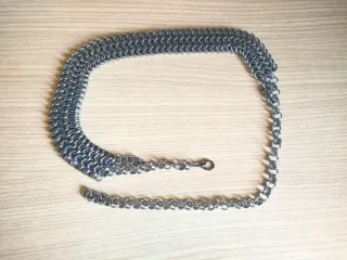 Cintura regolabile in acciaio ad anelli