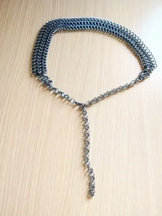 Cintura regolabile in acciaio ad anelli