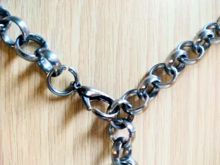 Cintura regolabile in acciaio ad anelli