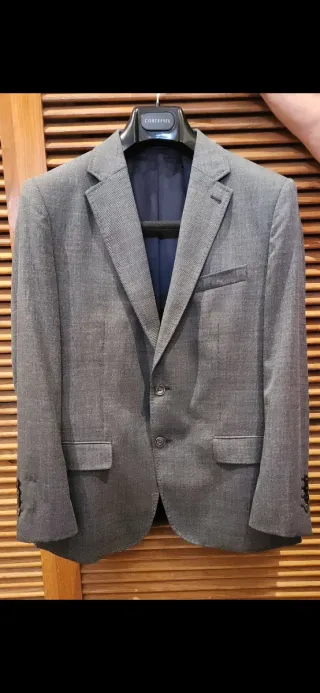 Traje de caballero Pedro del Hierro.