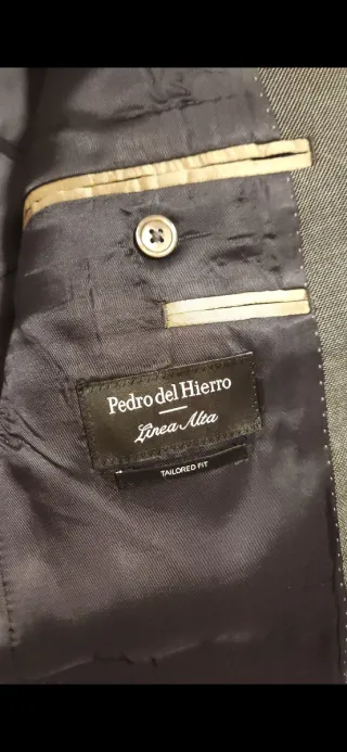 Traje de caballero Pedro del Hierro.