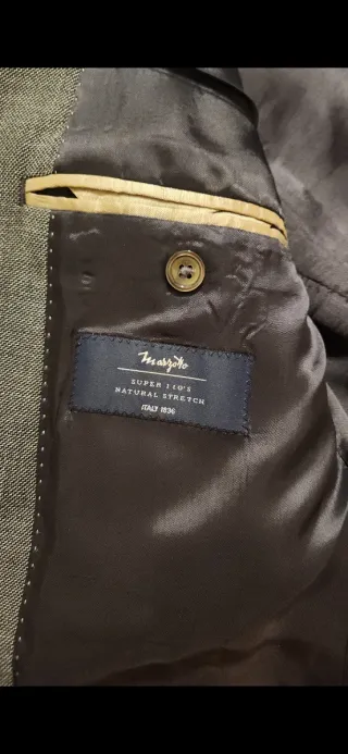 Traje de caballero Pedro del Hierro.