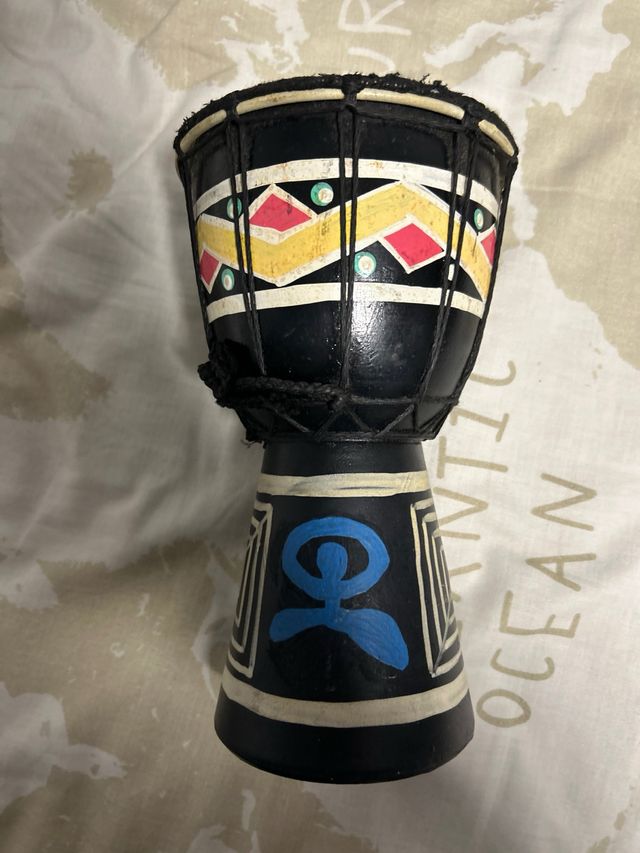 Tambor africano decorado