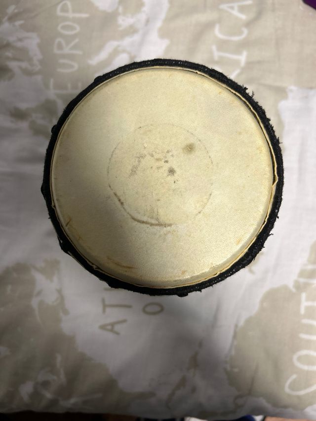 Tambor africano decorado