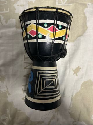 Tambor africano decorado