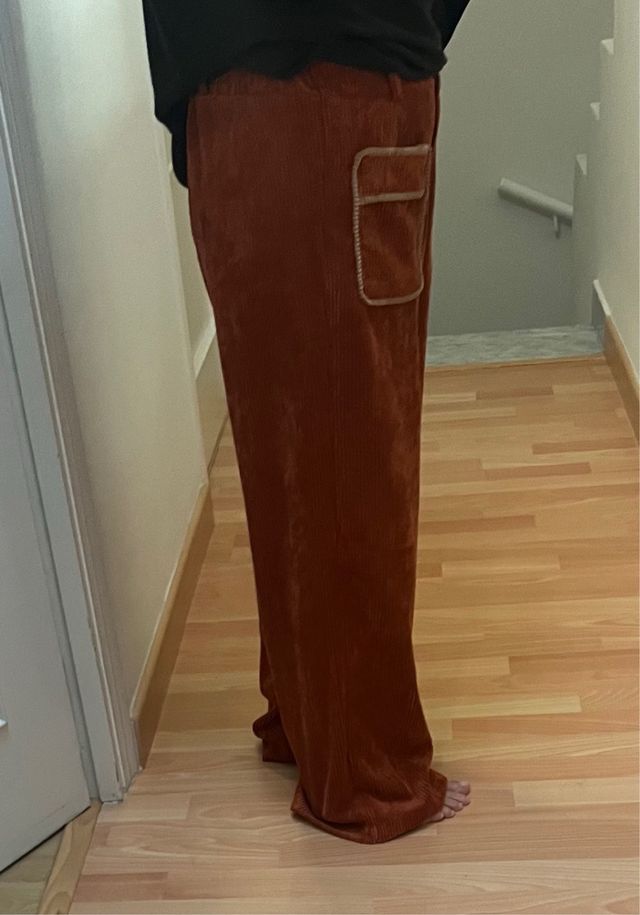 Pantalón pana pata ancha marrón