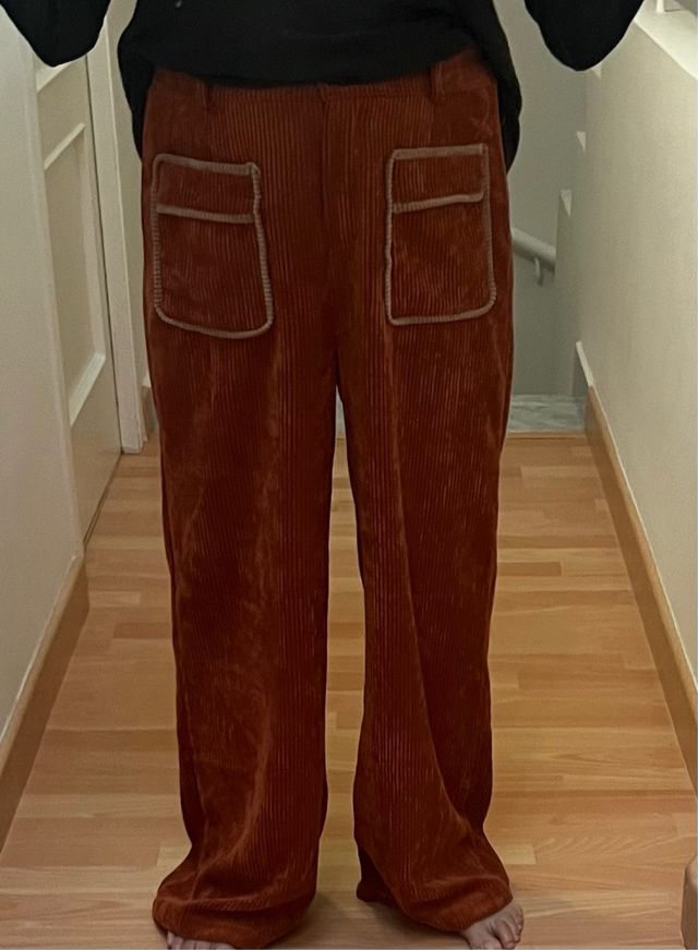 Pantalón pana pata ancha marrón