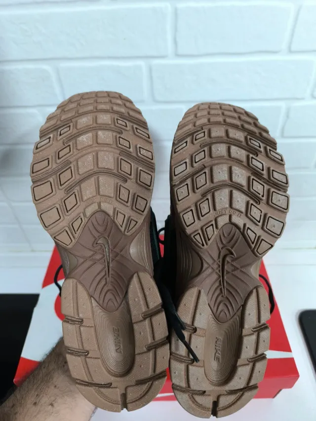 Nike V5 RNR Marrón Verde